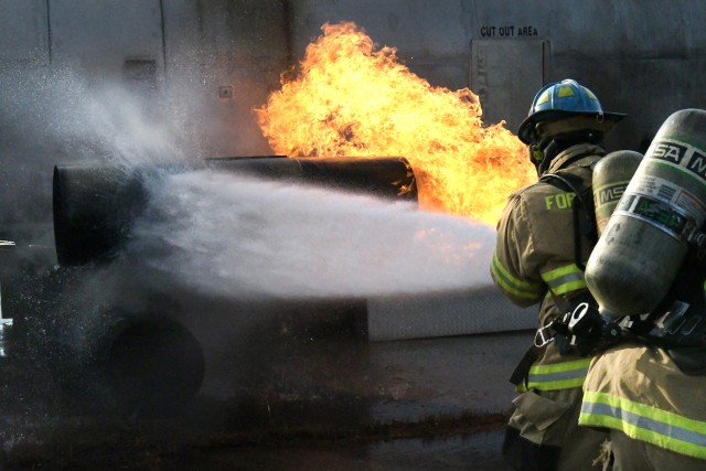 PHOTOS: Fort Knox Garrison Command Team Feels The Heat During Airfield ...