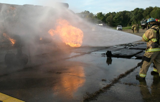 PHOTOS: Fort Knox garrison team feels the heat during airfield firefighting training