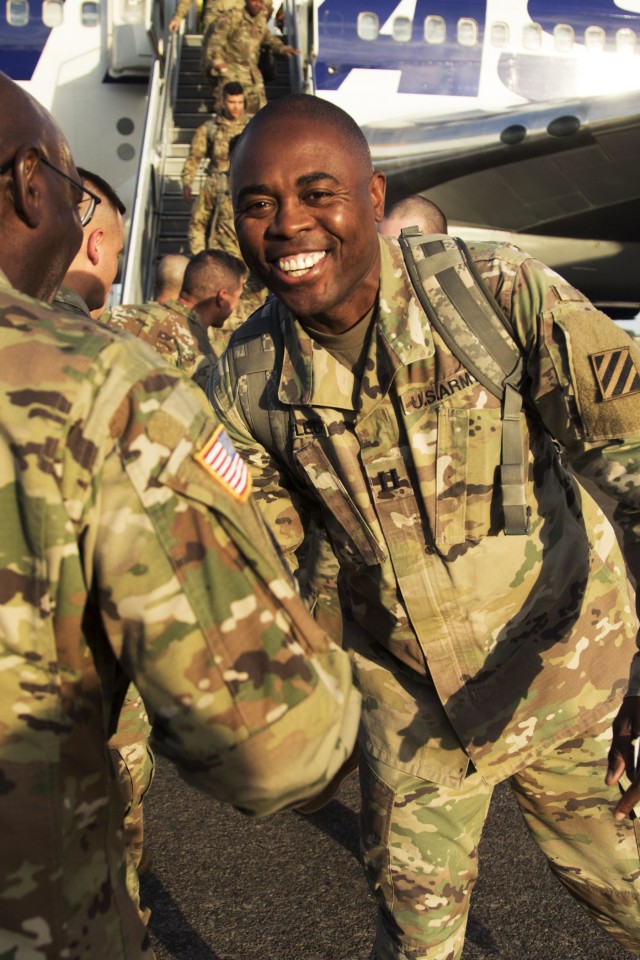 1st Armored Brigade Combat Team soldiers come home