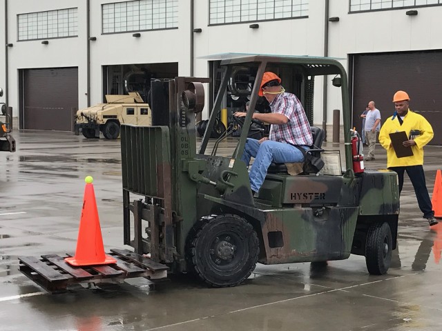 Fort Leonard Wood forklift skills test