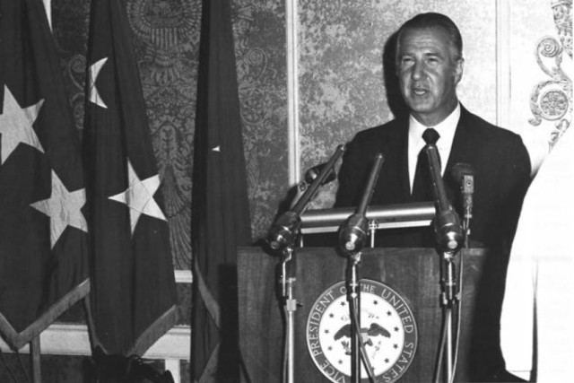 Vice President Agnew visits Fort Knox in 1971