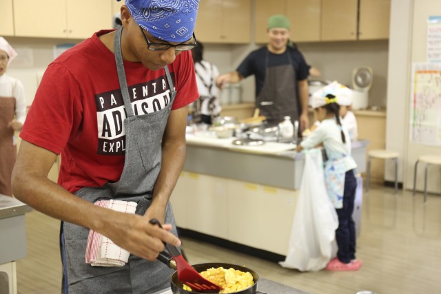 Camp Zama Soldiers embrace Japanese culture at bilateral cooking class