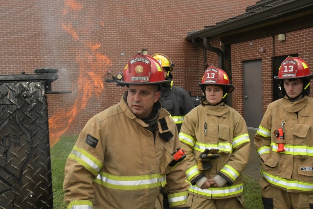 Fort Knox, Volunteer Firefighters Partner To Learn New Ways To Fight 