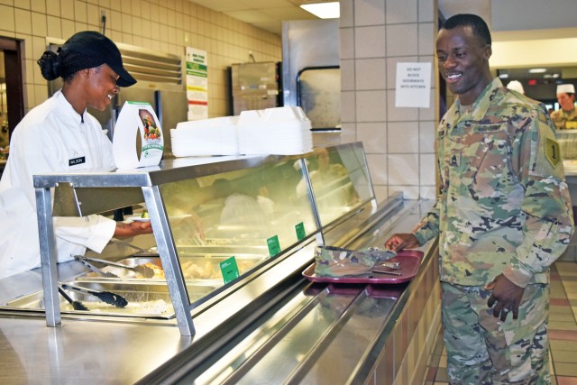Fort Riley dining facility designed to encourage healthy food choices ...