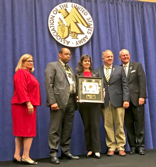 Former military spouse honored by AUSA for volunteer, civilian service