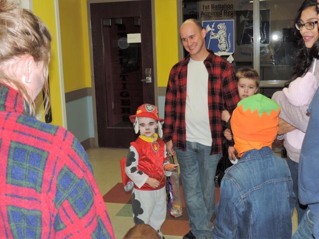 Task Force Bulldog families scare the night away at 'Trunk or Treat'