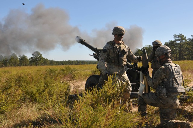 Panther Brigade Artillery Paratroopers Partner with 82nd Combat Aviation Brigade Aviators to Sling Load Howitzers, Conduct Live-Fire Exercise