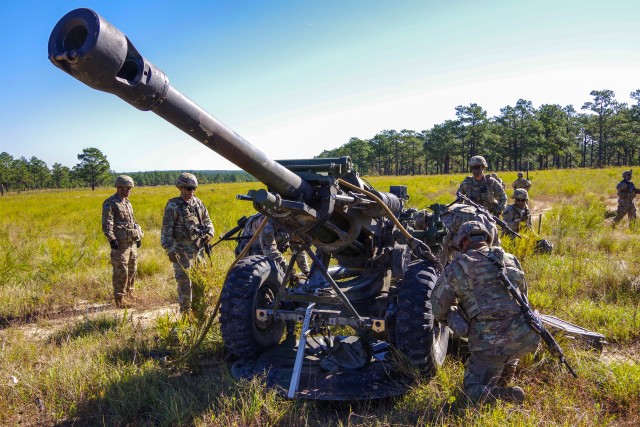 Panther Brigade Artillery Paratroopers Partner with 82nd Combat Aviation Brigade Aviators to Sling Load Howitzers, Conduct Live-Fire Exercise