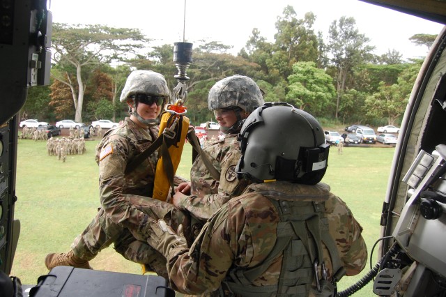 USAHC-SB Soldiers and Civilians Conduct MEDEVAC Training