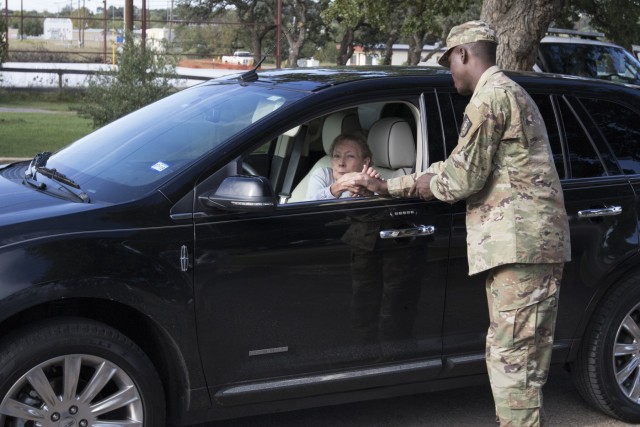Texas Guard members provide supplies to flood victims