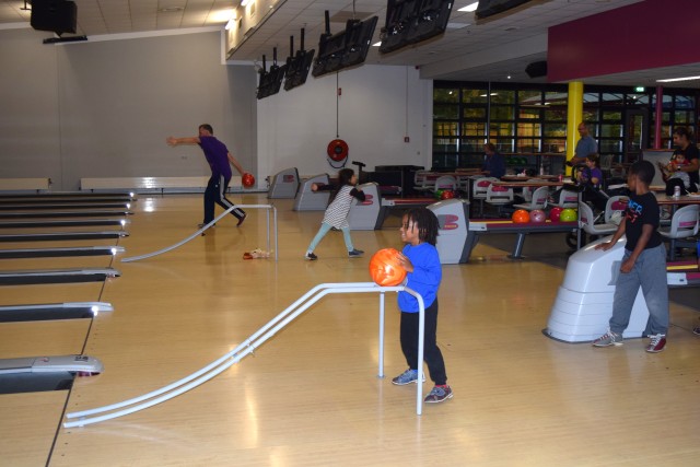 Strike out Domestic Violence Bowling in Schinnen