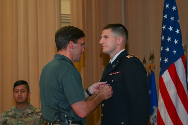 593rd ESC lieutenant receives Army's most prestigious peacetime award