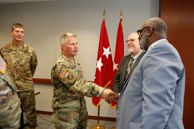 Corps of Engineers Commander greets Small Business Deputy in Kansas City