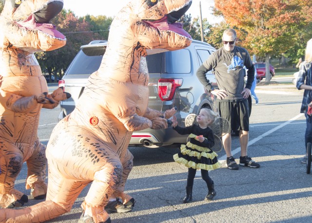 INSCOM teams up with Fort Belvoir units for 2018 Trunk-Or-Treat event ...