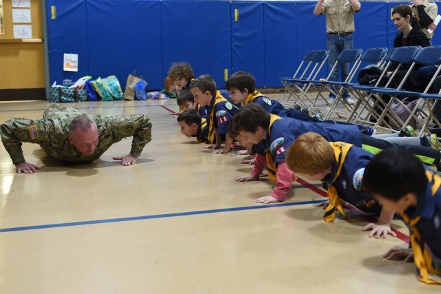 Army Reserve Soldiers begin Veteran's Day observances with local elementary school