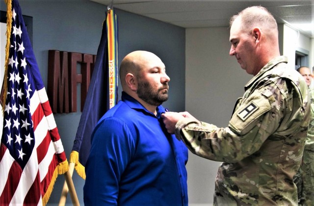 Former 181st MFTB Soldier presented with Soldier's Medal at Fort McCoy for ice rescue