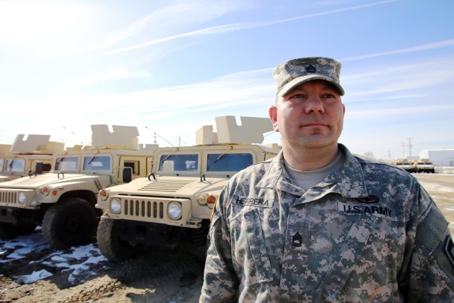 Former 181st MFTB Soldier presented with Soldier's Medal at Fort McCoy for ice rescue