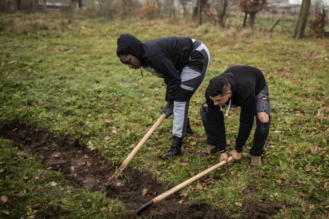Tennessee Guardsmen build a playground for children in Ukraine