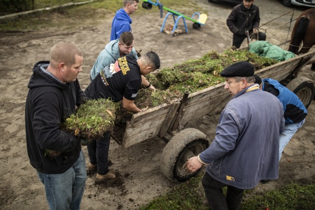 Tennessee Guardsmen build a playground for children in Ukraine