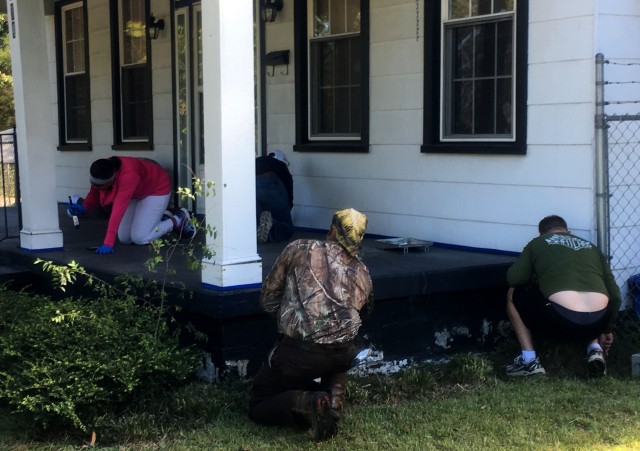Contracting team supports Habitat for Humanity