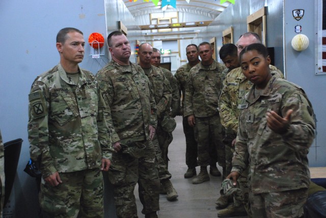 35th Combat Aviation Brigade Commander Visits With Soldiers | Article ...