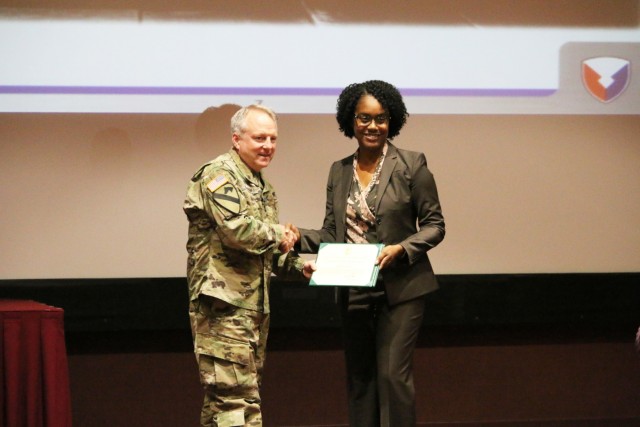 And the award goes to... the best AMCOM employees
