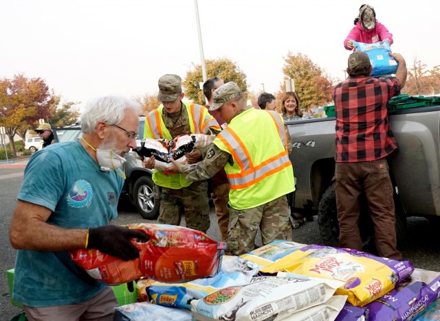 Calif. Guard MPs help Paradise pets, volunteers in shelter