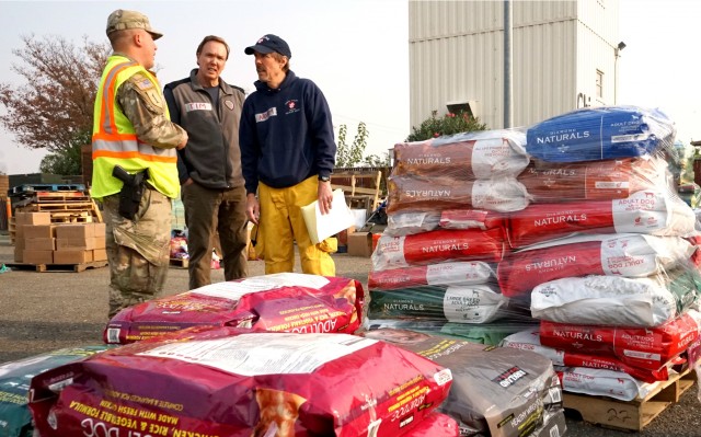 Calif. Guard MPs help Paradise pets, volunteers in shelter