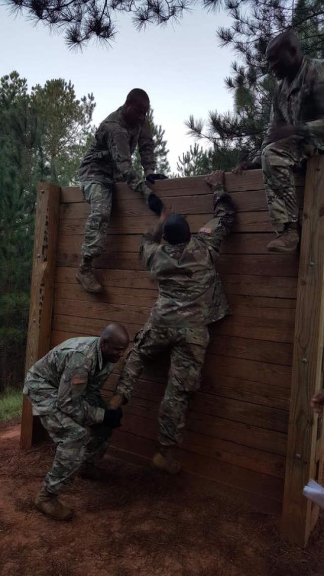 Contracting Soldiers test warrior skills