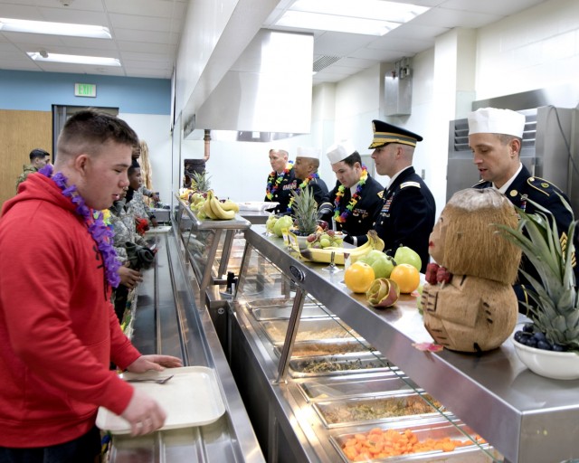 Fort Wainwright hosts Thanksgiving feast