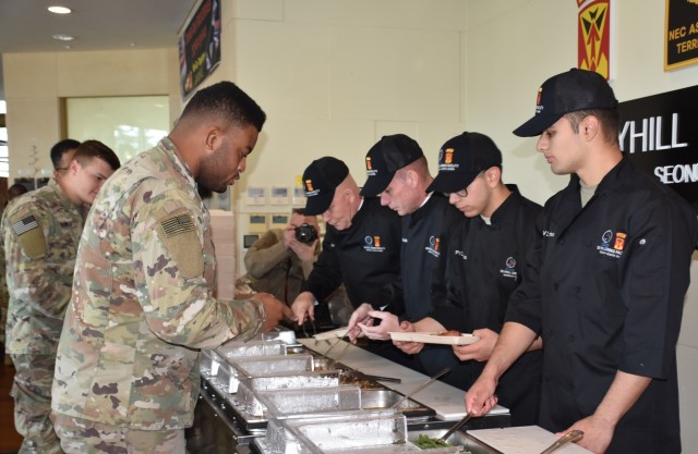 LTG Bills visits CTF Defender to serve Thanksgiving meals, recognize dining facility's official open