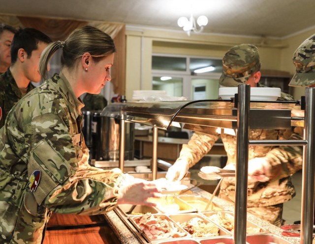 Tennessee Guard members celebrate Thanksgiving with multinational Servicemembers