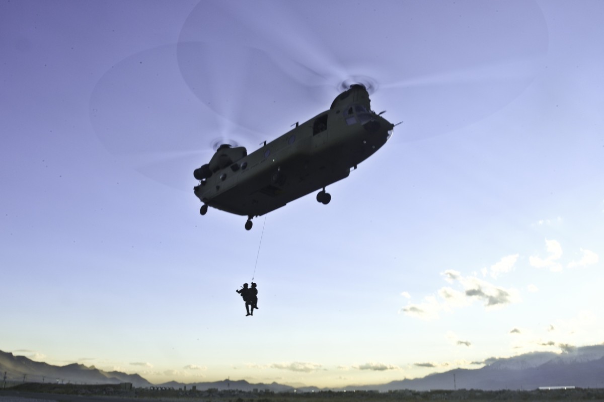 Hoist Operations | Article | The United States Army