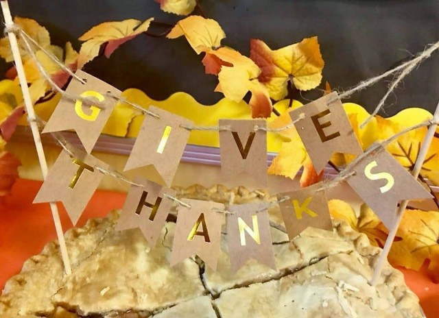 High school hosts Thanksgiving meal for Italian students