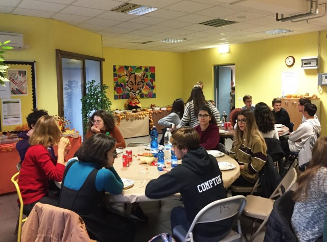 High school hosts Thanksgiving meal for Italian students