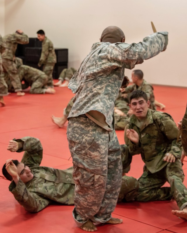 Krav Maga Knife Skills