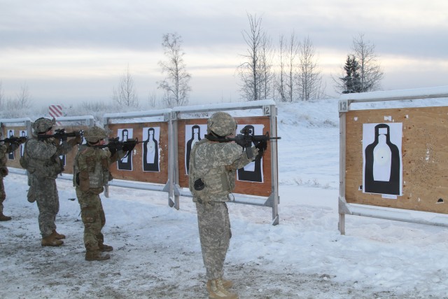 1-5 IN BN Bobcat lieutenants receive close quarters marksmanship training