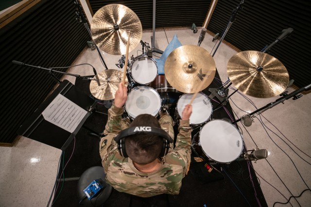 PRIDE OF THE EAGLE: 101st Big 5 Rock band pays tribute to Gold Star Families