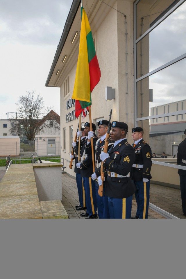 Lithuania Army Chief visits U.S. Army Europe Headquarters