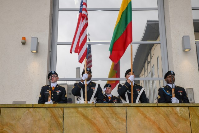 Lithuania Army Chief visits U.S. Army Europe Headquarters