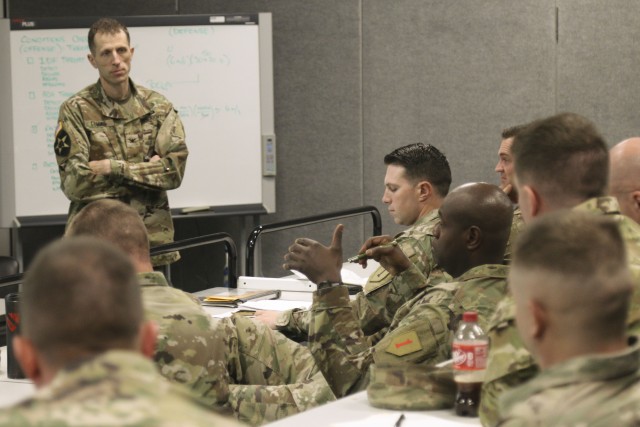 DIVARTY hosts fires course for maneuver commanders