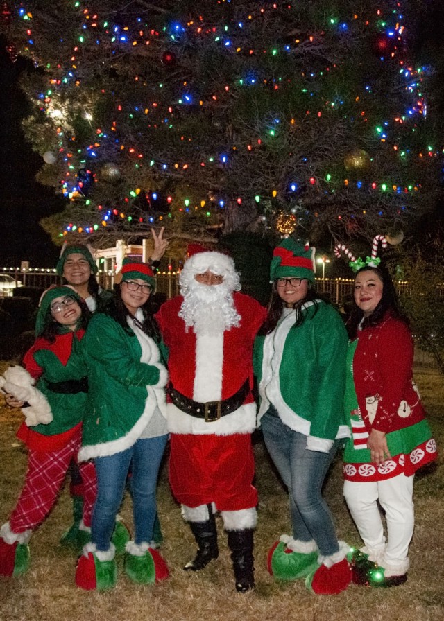 Holiday tree lighting marks welcome of holidays at WBAMC