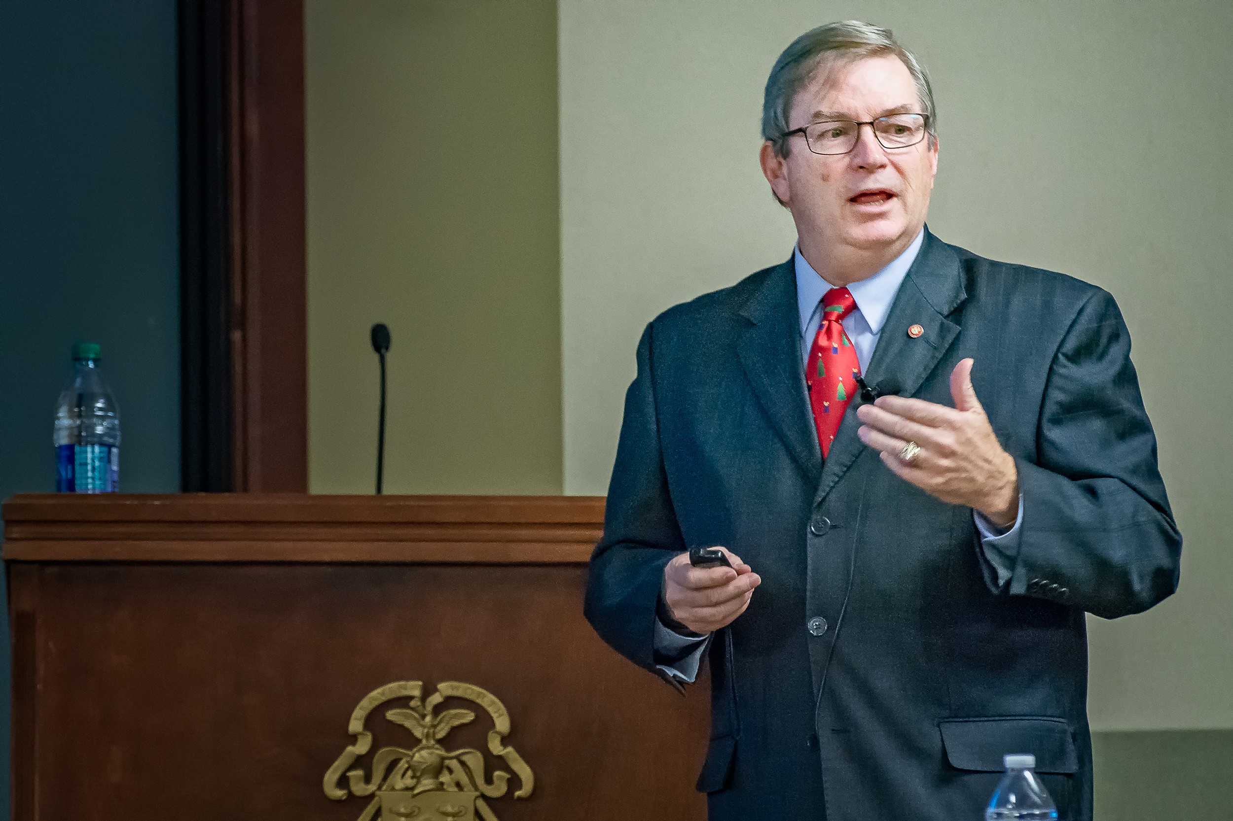 Civilian Aide to the Secretary of the Army presents CGSC brownbag ...