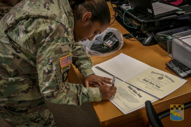 525th MI BDE NCO reenlists
