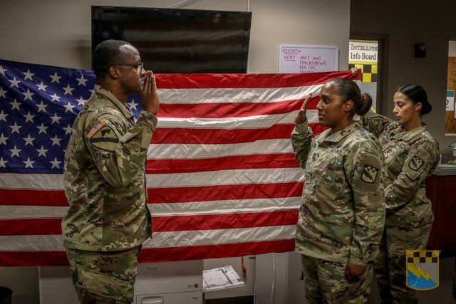 525th MI BDE NCO reenlists