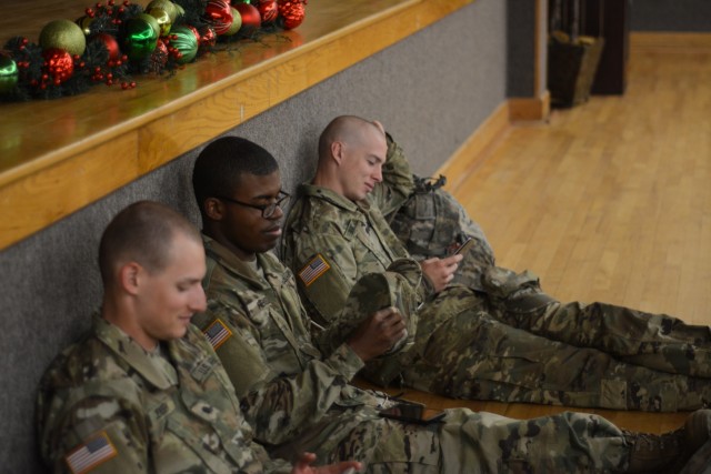 HOLIDAY BLOCK LEAVE: Fort Benning trainees depart for home | Article