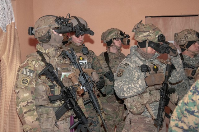 PEO Soldier holds successful Soldier Touchpoint on the Enhanced Night Vision Goggle&mdash;Binocular