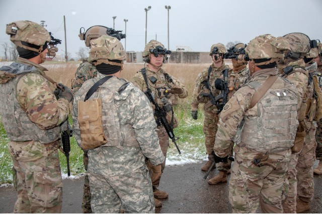 PEO Soldier holds successful Soldier Touchpoint on the Enhanced Night Vision Goggle&mdash;Binocular