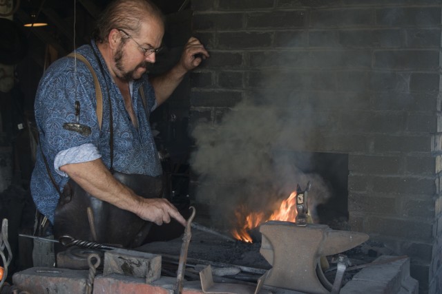 Blacksmith forges small tokens of thanks for USA's heroes