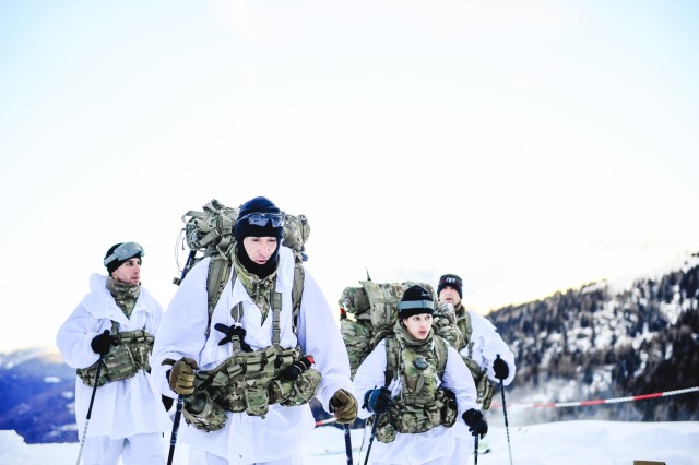 Paratroopers prove prowess in Alpine passage 